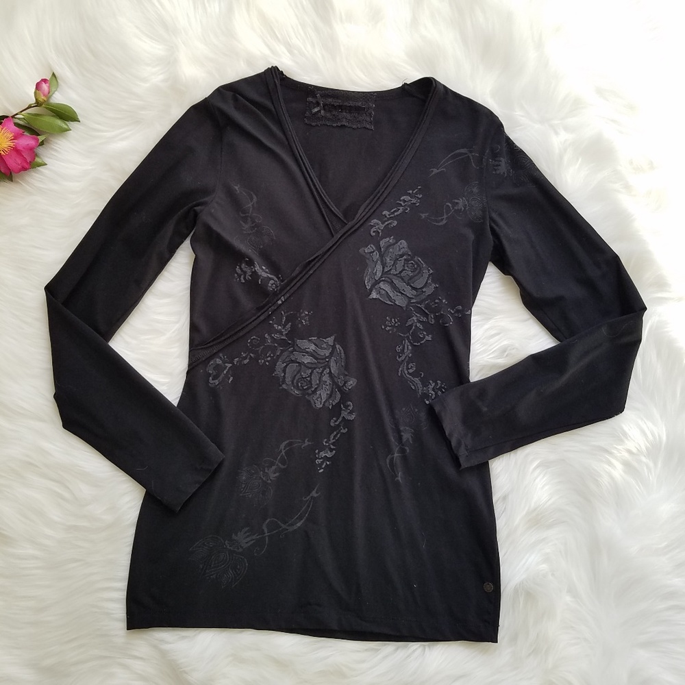 Margittes France Black Floral Print V-Neck Top